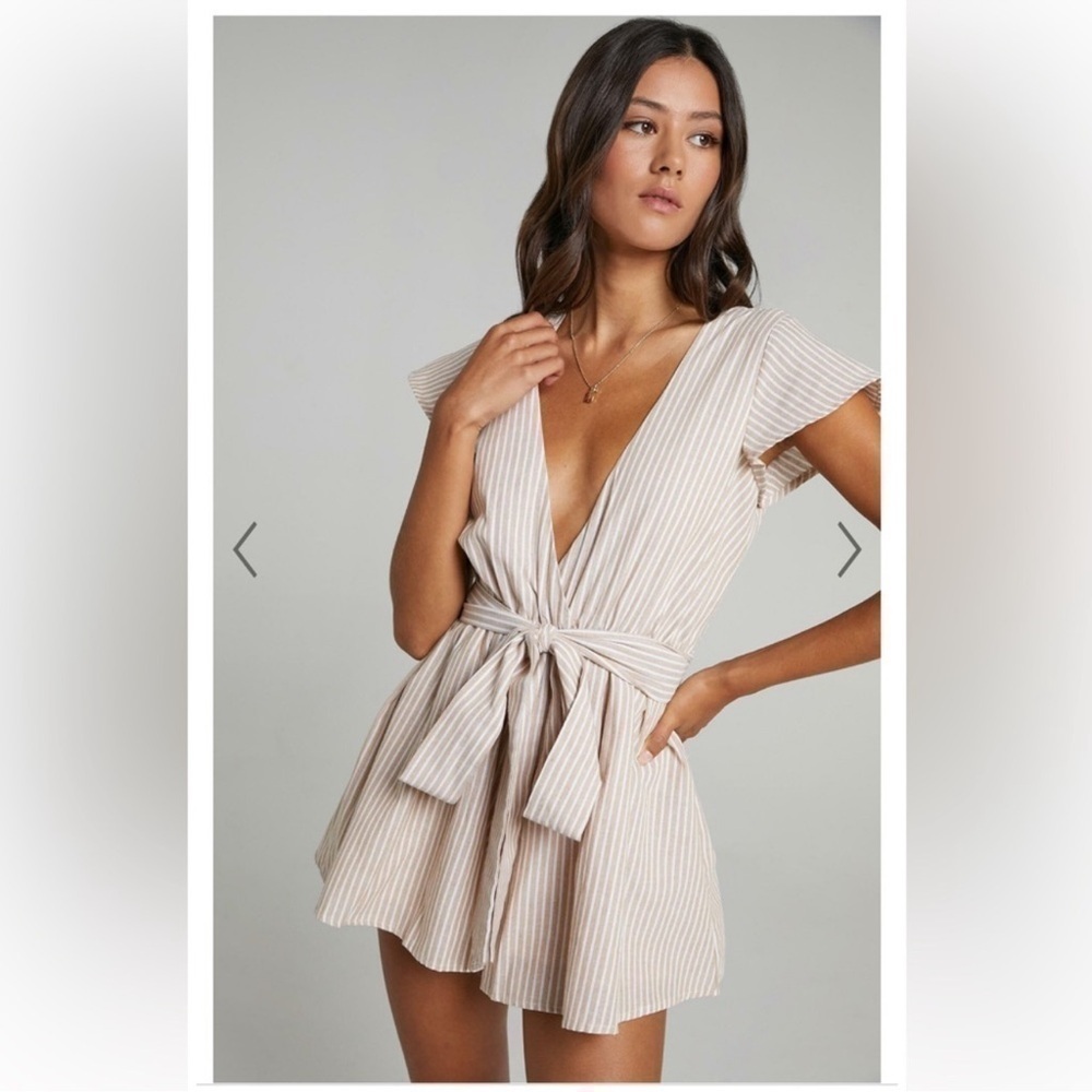 Showpo. Top It Off Pluge Tie Front V-Neck Striped Romper Size 2 - Picture 2 of 10